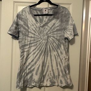 NWT Like Love V neck tie dye t-shirt.  Size Large